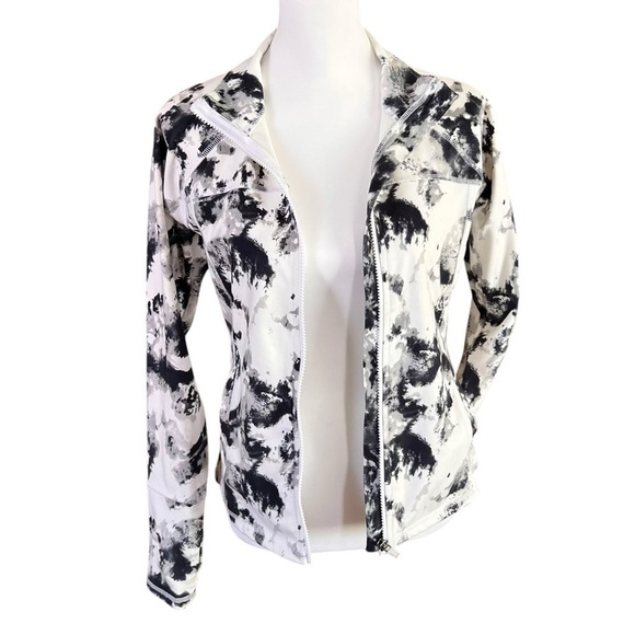 Marika yoga jacket in graphic black and white pattern woman's size L - Picture 3 of 7